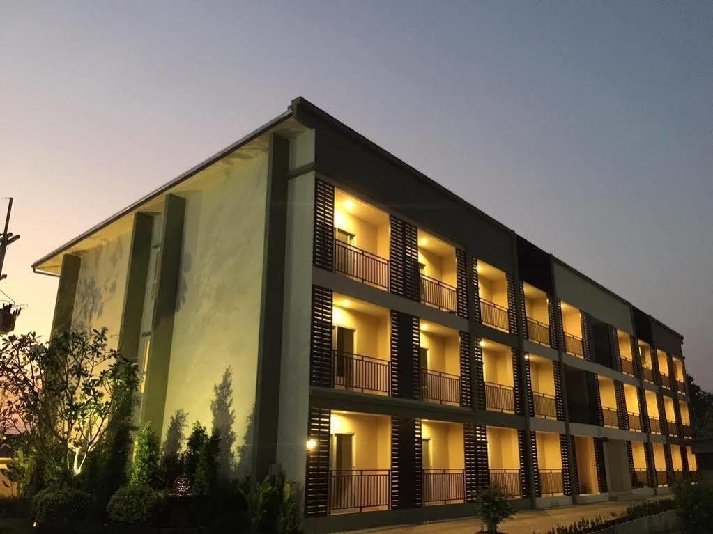 Oyo 306 Paradise Park Laemchabang Si Racha Eksteriør billede